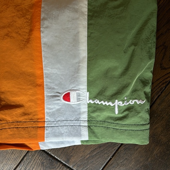 Champion Shorts - Picture 2 of 4
